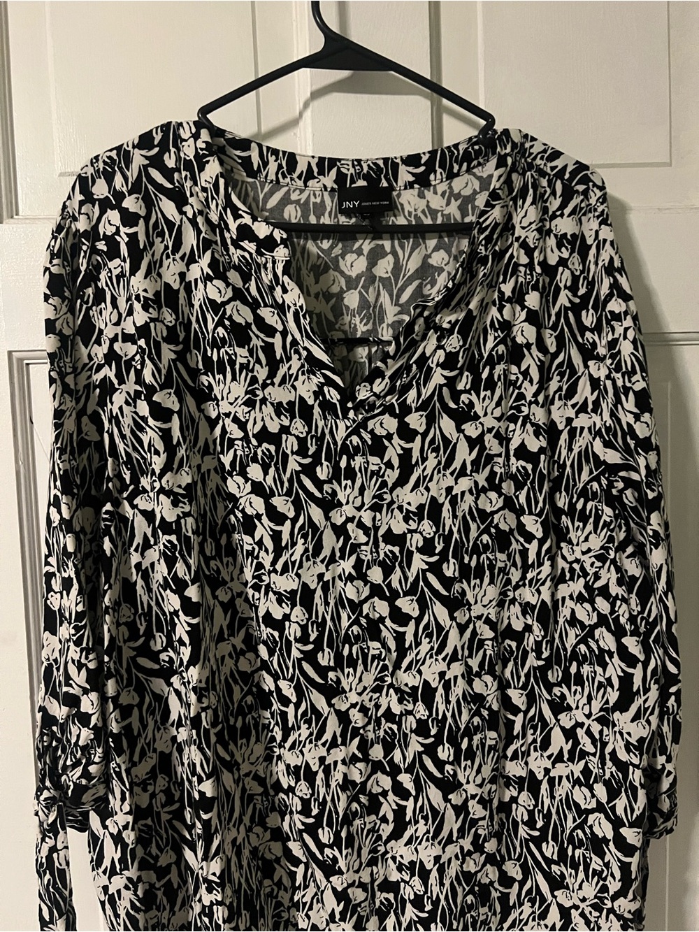Black & White Floral Button-Front Women's Top